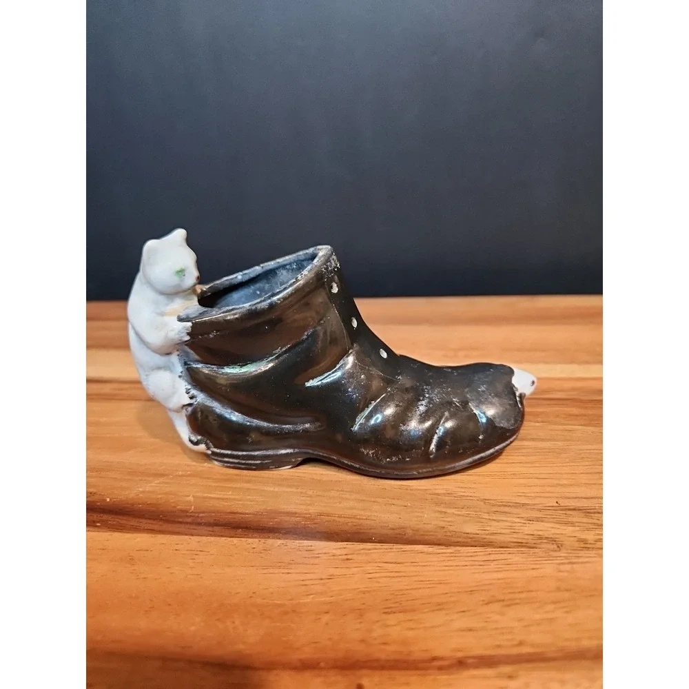 Vintage bisque Puss-In-Boots Cat & Mouse-black boot-incised JAPAN-4-3/4